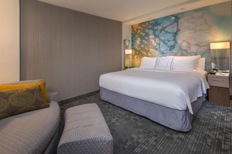 اتاق لوکس با بالکن, Be Suites Cali