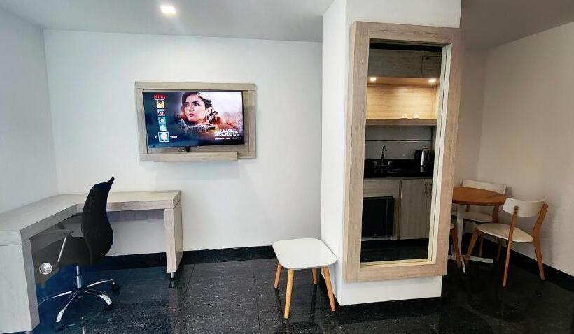 سوییت جونیور, Be Suites Cali