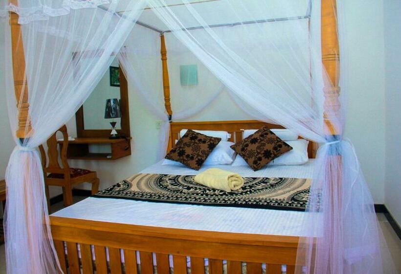 اتاق استاندارد, Thusitha S Nest