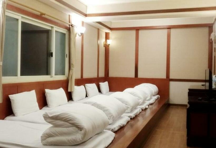 اتاق سوپریور با تخت دو نفره بزرگ, Keton Motel Hualien