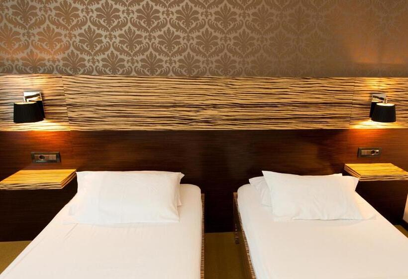 اتاق استاندارد, Gold Club Hotel & Casino