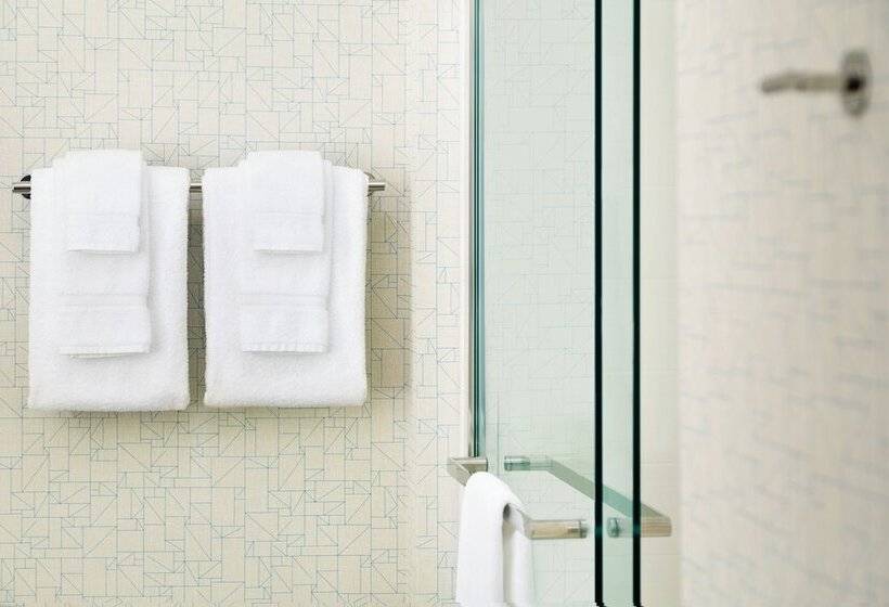 Люкс, Holiday Inn Express & Suites   Painesville   Concord, An Ihg