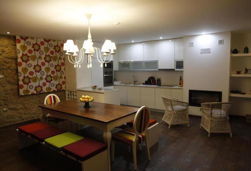 Люкс, Casas Do Regato