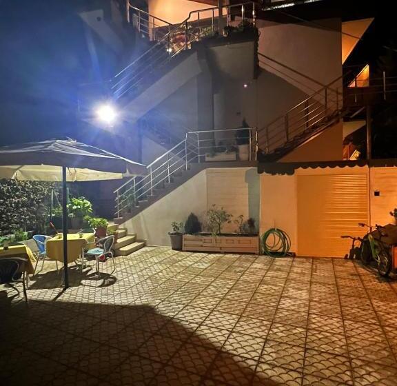 이코노미 룸, Anel Suites