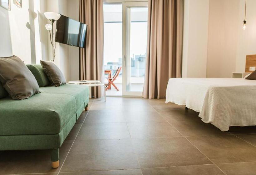 テラス付きスタンダードワンルーム, Apartamentos Zhr