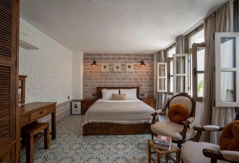 Quarto Familiar, Cunda