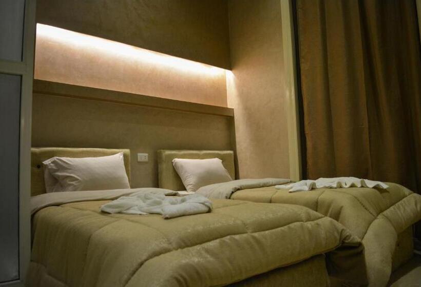 اتاق استاندارد, Holy Sheet Hostel