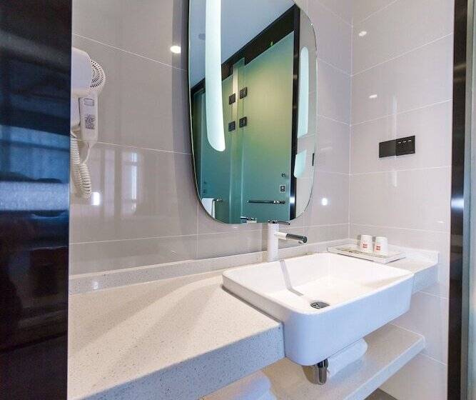 Номер Superior, Ibis Harbin Songbei Wanda City