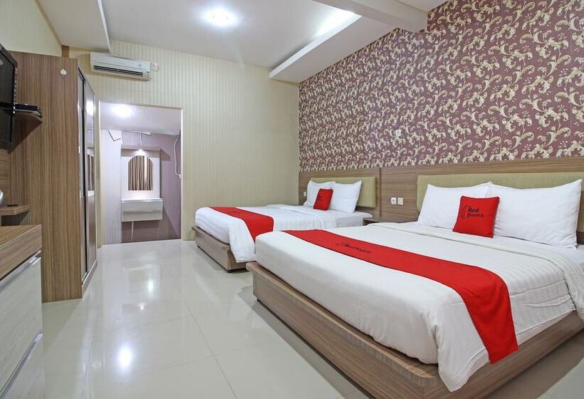 Семейный Номер, Reddoorz Near Jogja City Mall