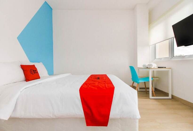 Номер Economy, Reddoorz Plus @ Catania Soma Rajawali