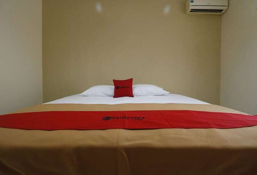 Номер Стандарт, Reddoorz Plus At Jalan Gatot Subroto Jakarta