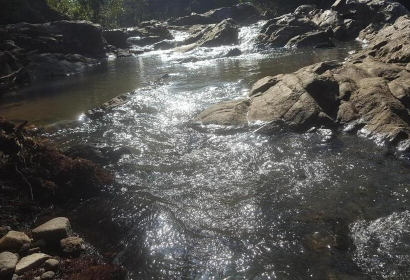 اتاق لوکس با بالکن, Sunwin River Cabana