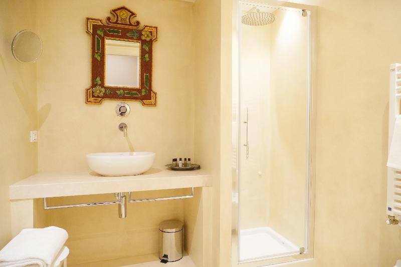 اتاق استاندارد, Granda Sweet Suites