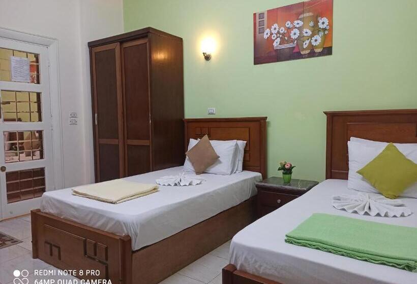 اتاق لوکس, Golden Star Hostel