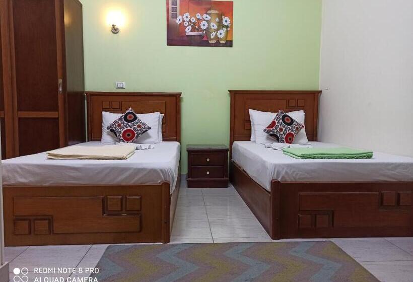 اتاق لوکس, Golden Star Hostel