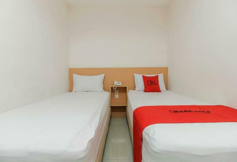 Номер Стандарт, Reddoorz Plus Near Galaxy Bekasi