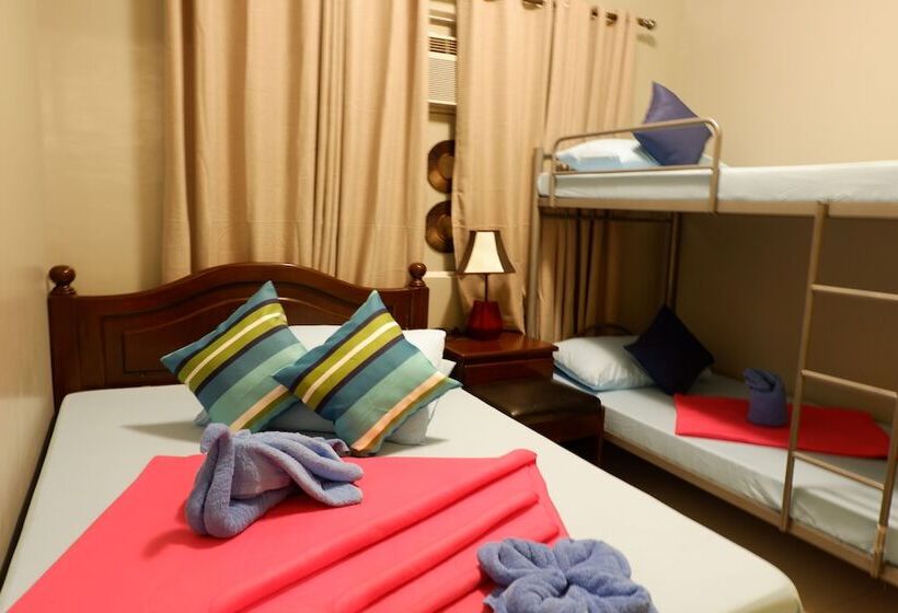 Номер Стандарт Трехместный, Connecting Flight Mactan Cebu Hostel