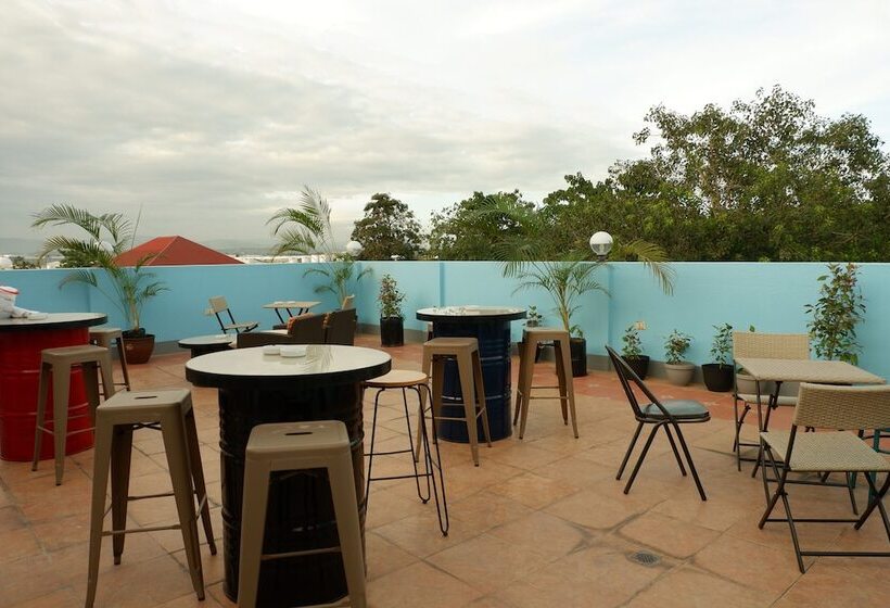 Номер Стандарт, Connecting Flight Mactan Cebu Hostel