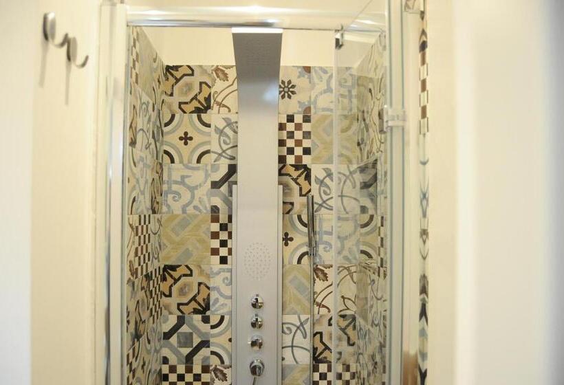 اتاق لوکس, The Corner 180 Suite