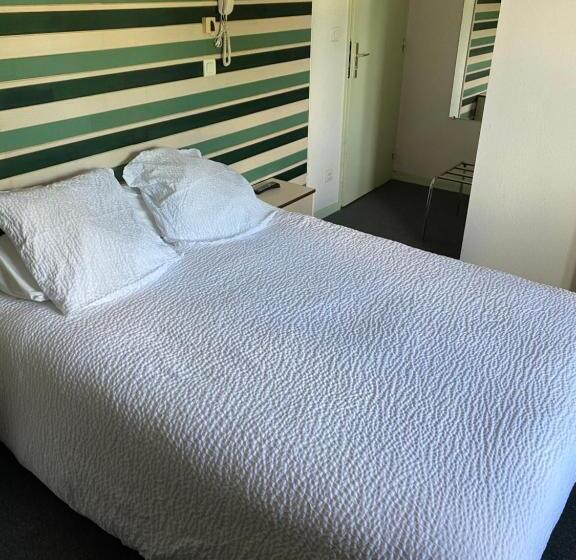 Номер Стандарт Индивидуальный, Hôtel Les Trois Maures