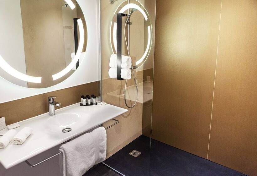 Номер Стандарт, Kyriad Prestige Amiens Poulainville   Hotel And Spa
