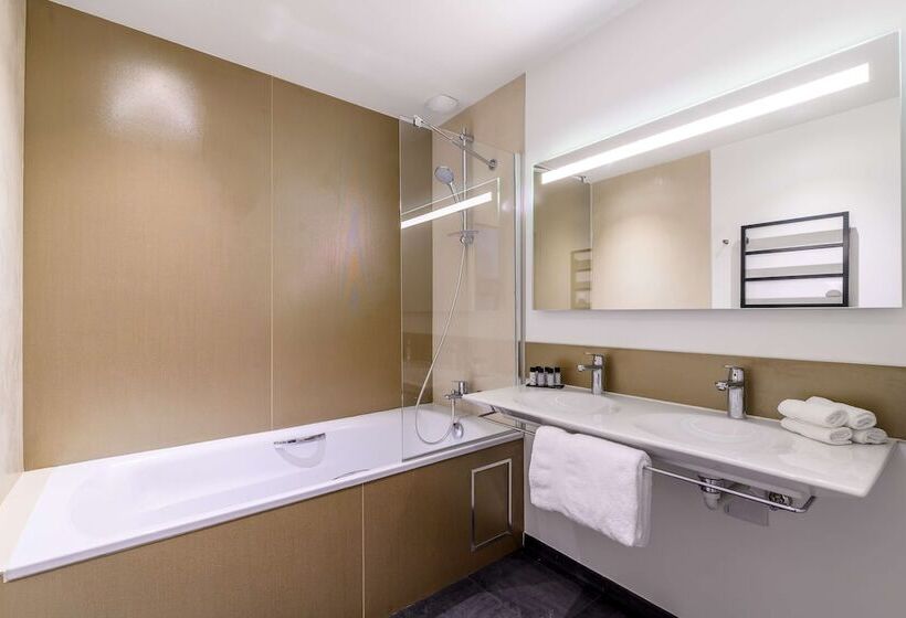 Номер Стандарт, Kyriad Prestige Amiens Poulainville   Hotel And Spa