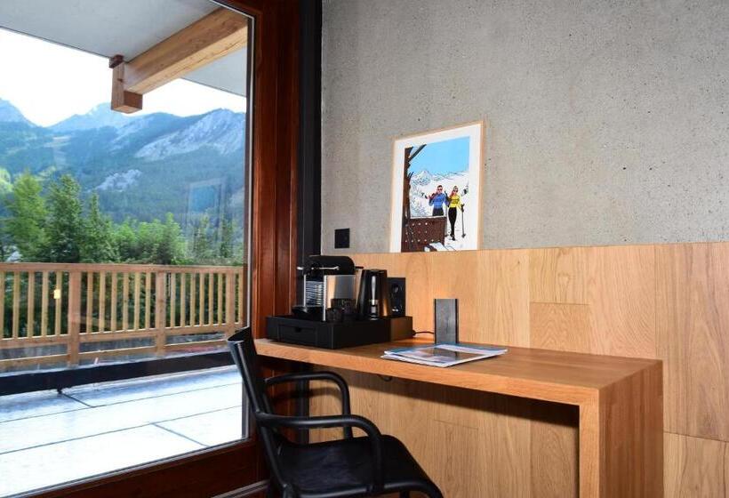 Номер Стандарт с Балконом, Hôtel Restaurant Le Monêtier
