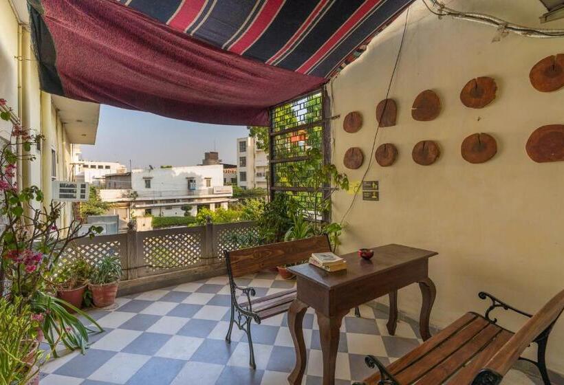 带阳台的豪华间, The Hosteller Jaipur