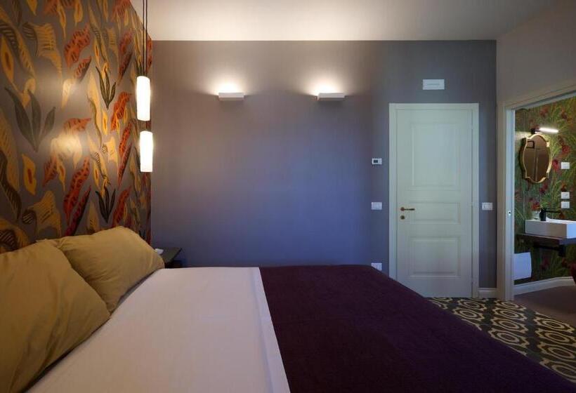 اتاق لوکس با بالکن, Villa Marengo Guest House