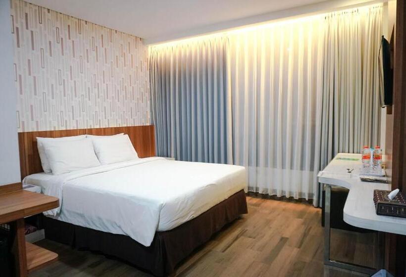 Номер Deluxe, Harmoni Hotel Garut