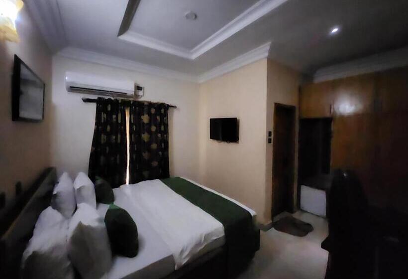 اتاق اکونومی, Nue Crest Hotels & Suites