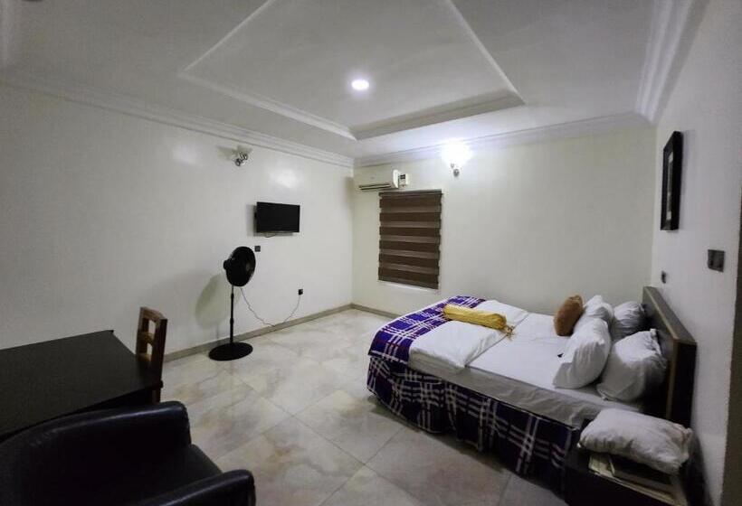 اتاق لوکس, Nue Crest Hotels & Suites