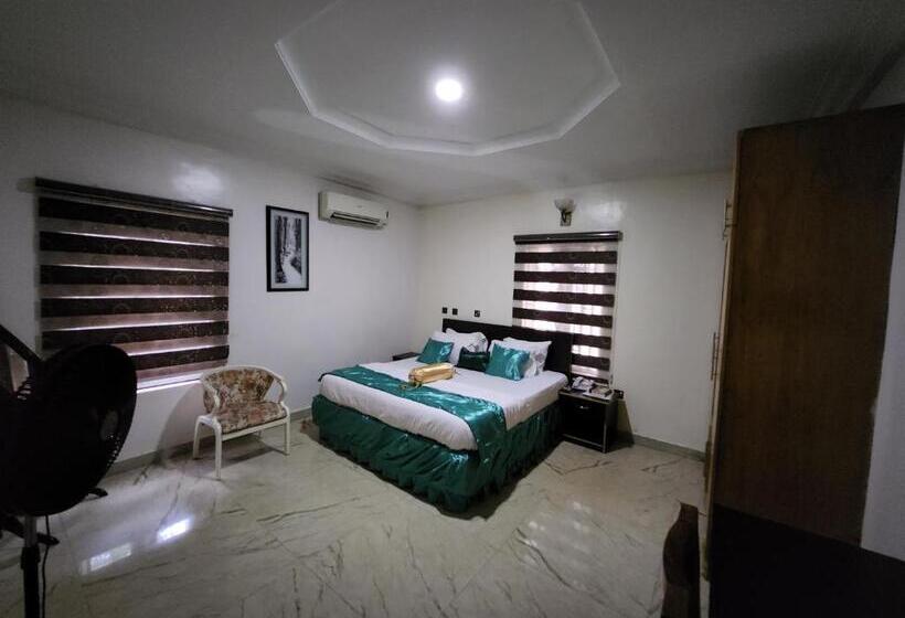 اتاق لوکس, Nue Crest Hotels & Suites