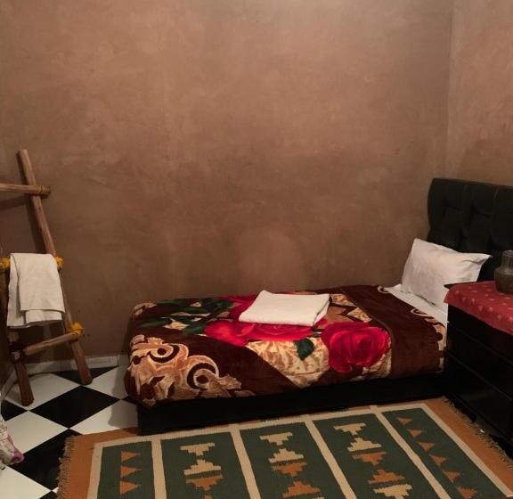 シングルデラックスルーム, Riad Malak