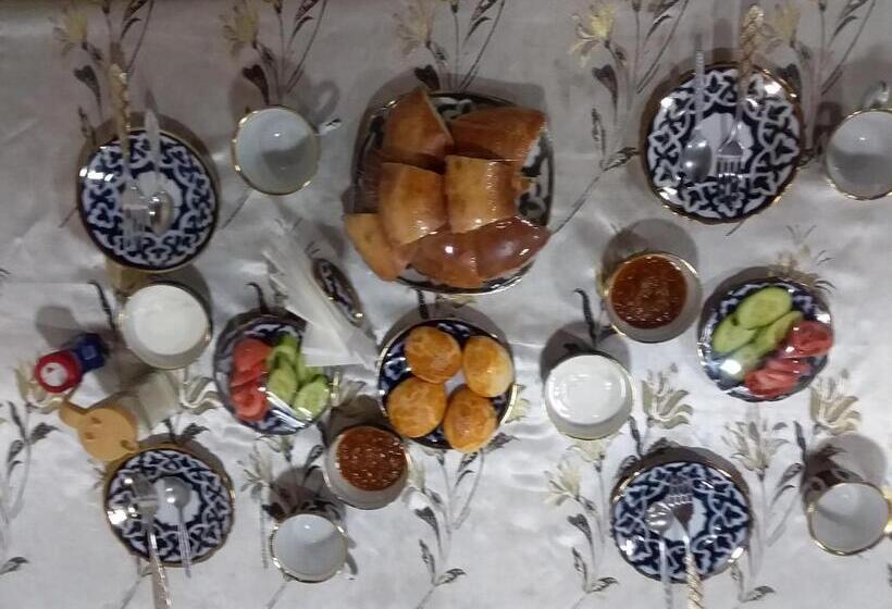 غرفة قياسية, Amir Yaxyo