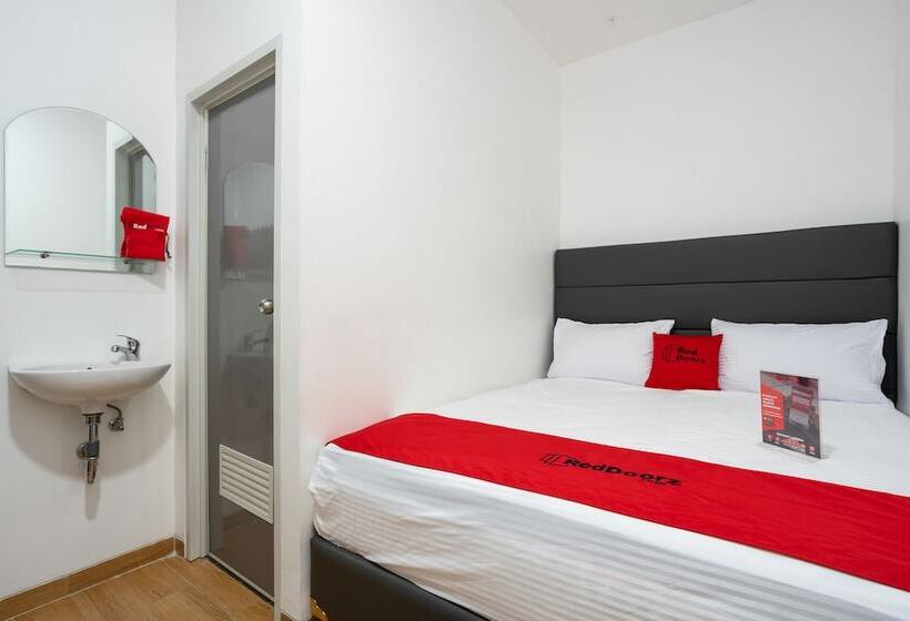 Номер Стандарт, Reddoorz Plus @ Danau Sunter Utara