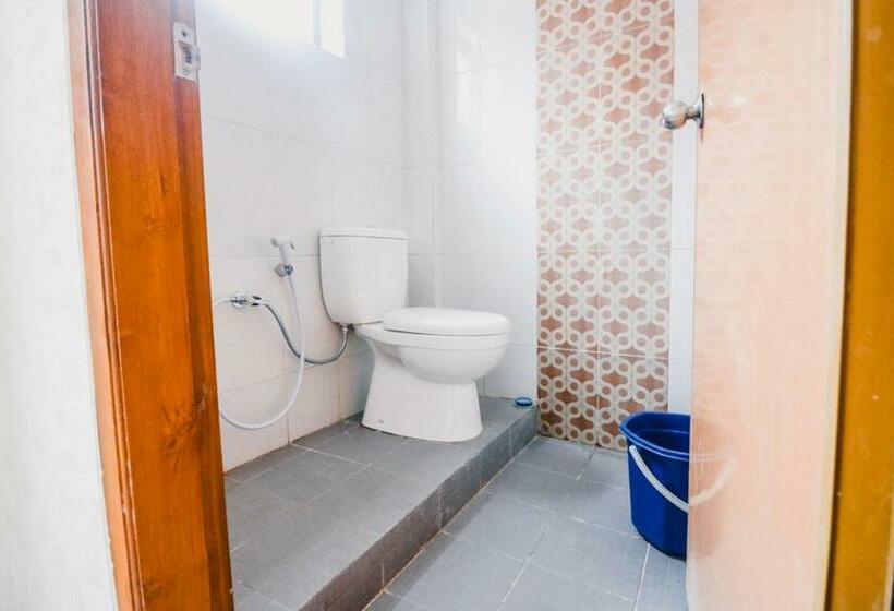 Номер Economy, Reddoorz Near Taman Rekreasi Selecta