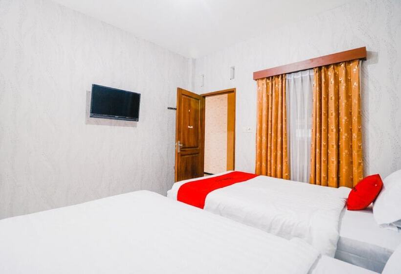 Номер Стандарт, Reddoorz Near Taman Rekreasi Selecta