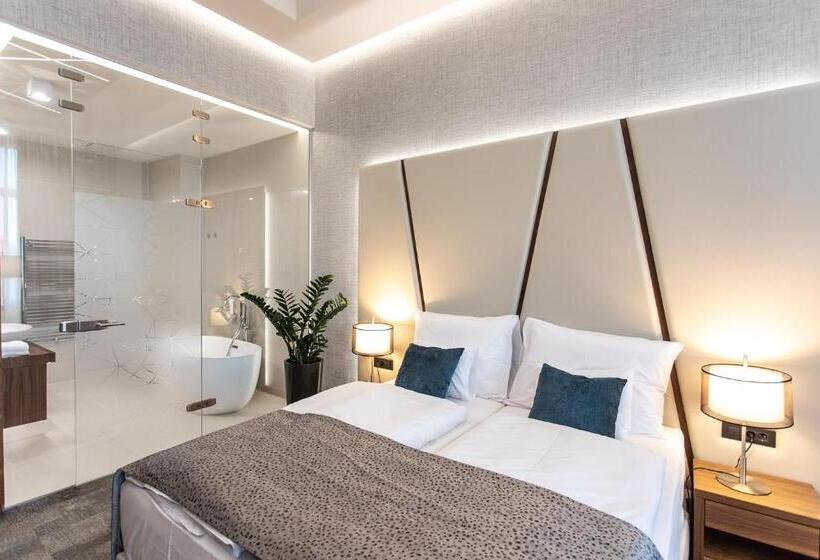 Номер Deluxe, Artis Boutique
