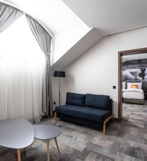 Family Suite, Artis Boutique