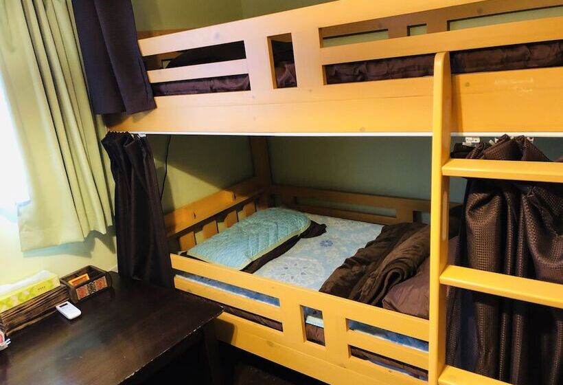 تختخواب در اتاق مشترک, Guest House Amamin