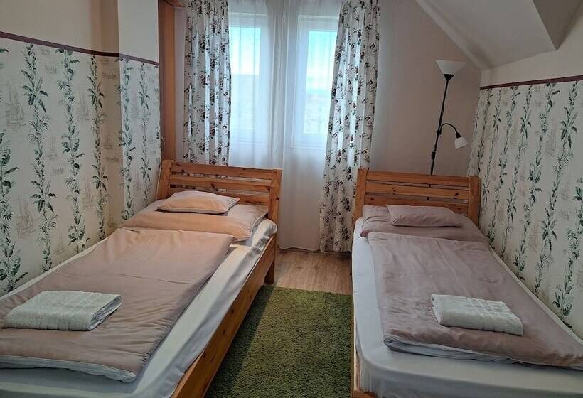 Номер Basic, Orient Apartmanház