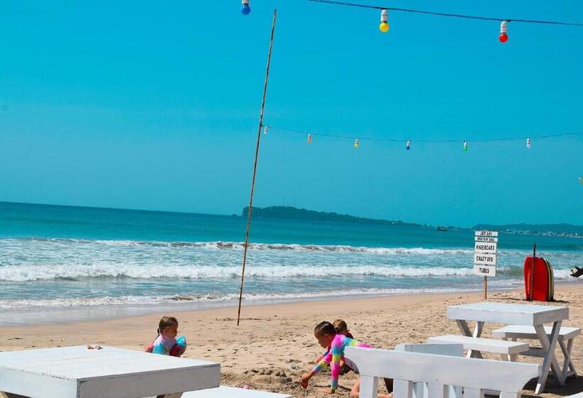 Family Room, Alfresco Beach