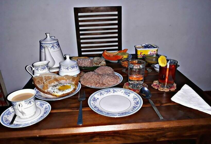 Economy Single Room, Sanithu Homestay Galle