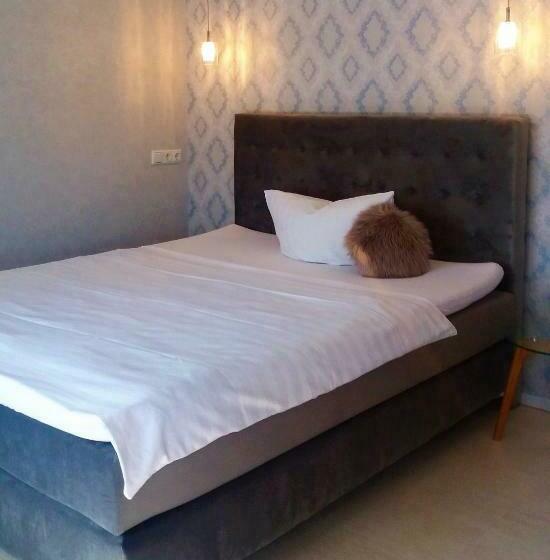 Семейный Номер, Motel