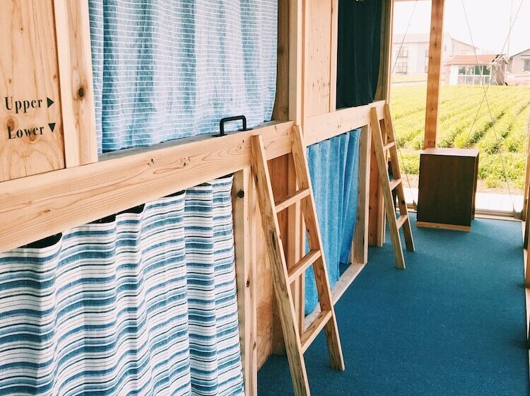 Кровать в Общей Комнате, Cocoreto The Guesthouse Daikon Island