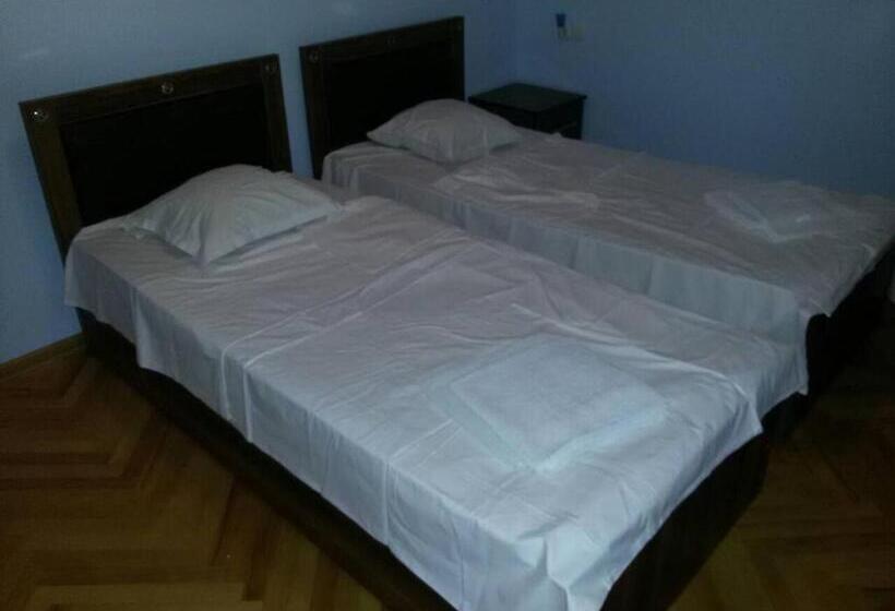اتاق استاندارد سه نفره, Guesthouse Kiko