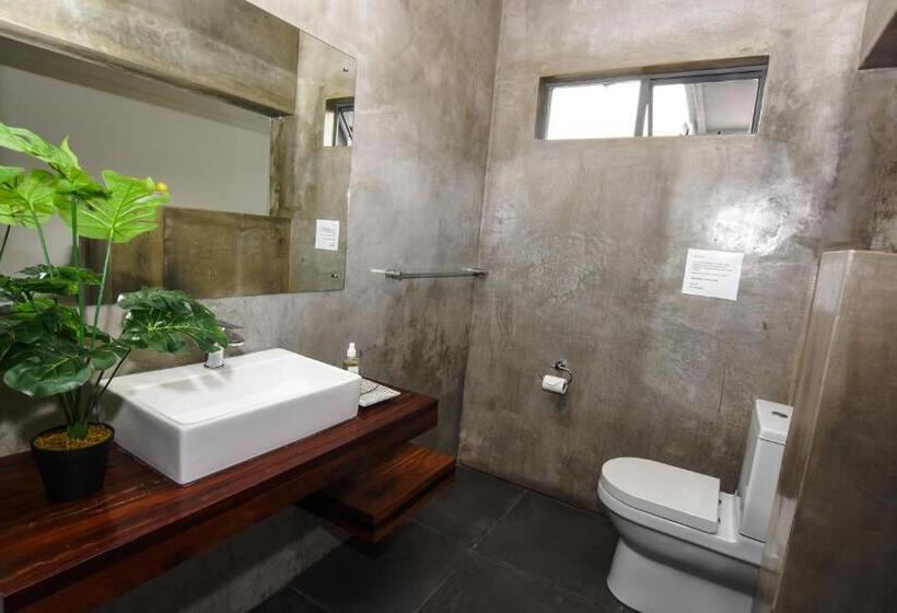 اتاق لوکس, Onq Accommodation
