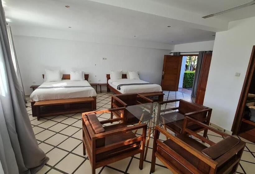 اتاق خانوادگی با چشم‌انداز باغ, Ikopa Hôtel Madagascar