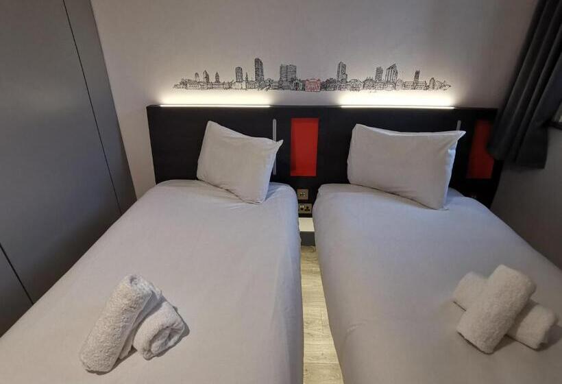 Номер Стандарт, Easyhotel Leeds